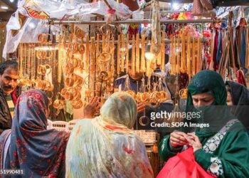 Ahead of Ramadan, Kashmir markets wear festive look