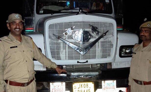 Forest team seizes truck loaded with illicit firewood in Kathua