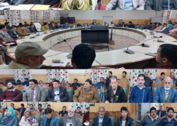Lok Sabha Elections 2024  DEO Kupwara holds meeting with AROs, District Officers & Principals