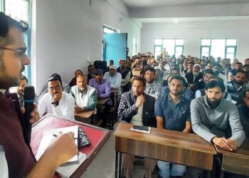 Lok Sabha Elections 2024  DEO Poonch supervises election staff training at Mendhar