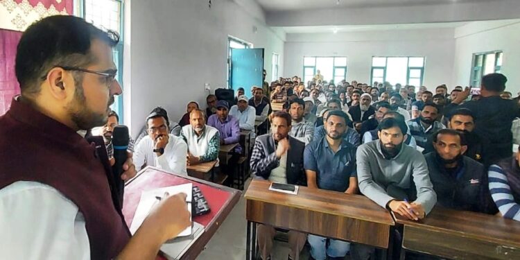 Lok Sabha Elections 2024  DEO Poonch supervises election staff training at Mendhar