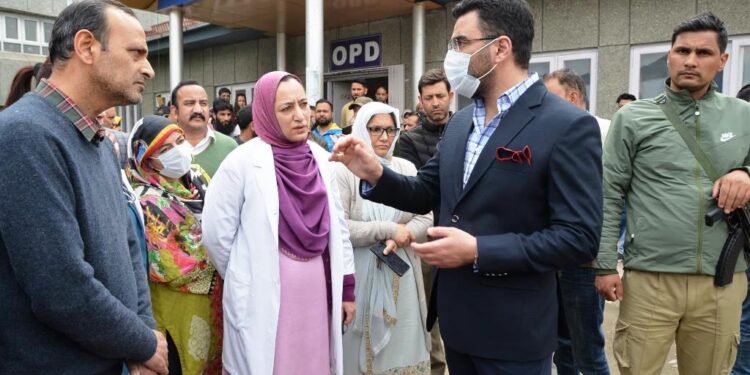 Dr Abid Rasheed reviews functioning of Maternity Hospital SKIMS