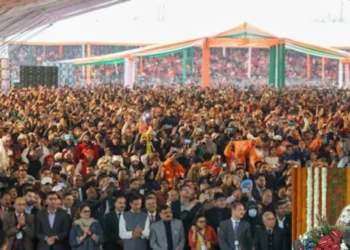PM Modi draws crowd in lakhs at Udhampur rally
