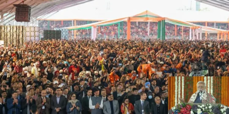 PM Modi draws crowd in lakhs at Udhampur rally