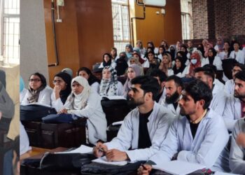 Secretary Health visits SKIMS MC&H; Inspects healthcare, interacts with students, faculty