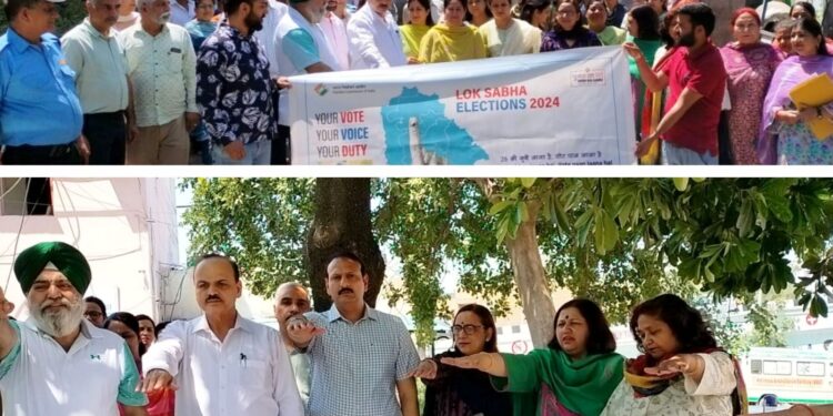 Lok Sabha Elections 2024 SVEEP Team Rajouri engages with civil society representatives at Sialsui, Bali Bawan Kalakote