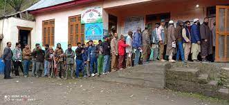Udhampur LS seat polls: People busy in gossip lounges, predict win, loss of candidates