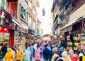 Ahead of Eid-ul-Fitr Kashmir markets present Festive Splendor