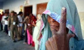 Braving erratic weather, first time voters pose for selfies with inked fingers in Udhampur LS constituency