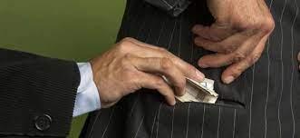 ACB arrests Gram Sewak of Arin for accepting bribe of Rs 2500