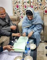 Minus BJP, 25 candidates file nomination papers from Anantnag-Rajouri LS constituency
