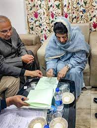 Minus BJP, 25 candidates file nomination papers from Anantnag-Rajouri LS constituency