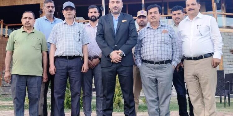 JKBOSE Chairman reviews functioning of DIET Kud