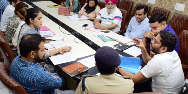 DC Jammu discusses action plan for rehabilitation of street children