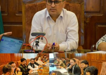 Lok Sabha Elections-2024: DEO B’pora reviews arrangements for Home Voting, takes assessment of Transport plan