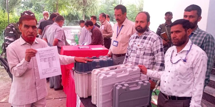 Lok Sabha Elections 2024: 538 polling parties dispatched to 4 ACs of Rajouri ahead of Polling