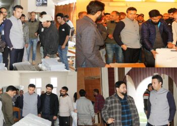 Lok Sabha Elections 2024 RO Srinagar PC inspects Strong Rooms, Collection/ Distribution centres Oversees commissioning of EVMs