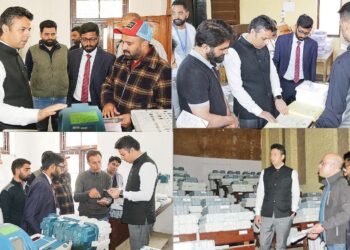 Lok Sabha Elections-2024 RO Srinagar PC oversees commissioning of EVMs at Collection/ Distribution Centres in A S College, GDC Bemina