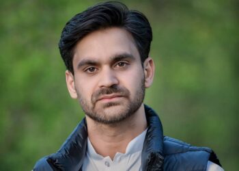 Waheed Parra Meets Pulwama Bar Association; Urged them to break the silence