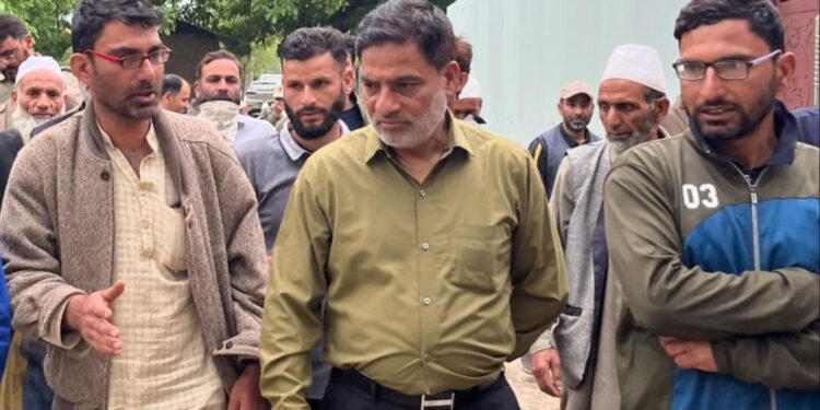 DDC Budgam Expresses Deep Concern Over Fire Incident in Beerwah Main Town