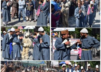 SVEEP: Thematic Nukkad Natak engages thousands at busy Sunday Market, Lal Chowk