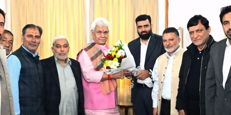 Anjuman Sharie Shian J&K delegation calls on Lt Governor