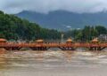 Roaring Jehlum gives sleepless night to Pampore residents as haunting memories of 2014 revisit