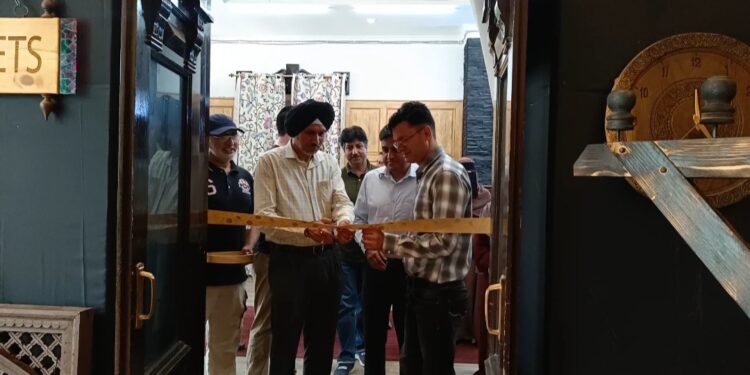Unique Handicrafts Exhibition begins at Govt Arts Emporium