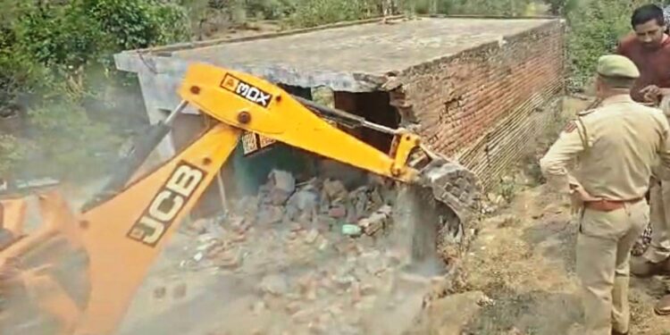 Demolition drive clears illegal structures along Delhi-Katra Expressway in Reasi