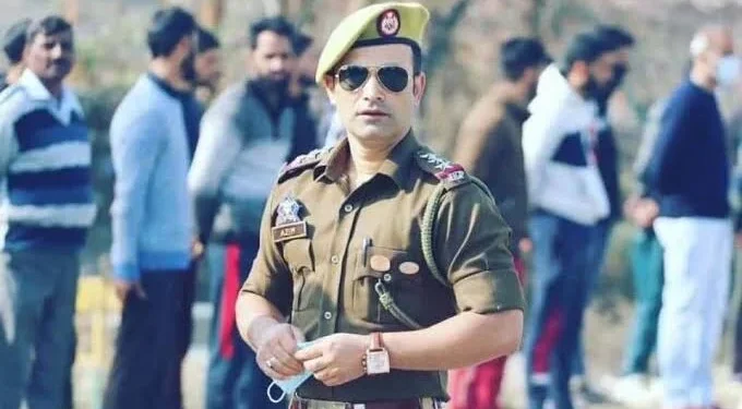 Srinagar court grants 20-day interim bail to cop in bribery case
