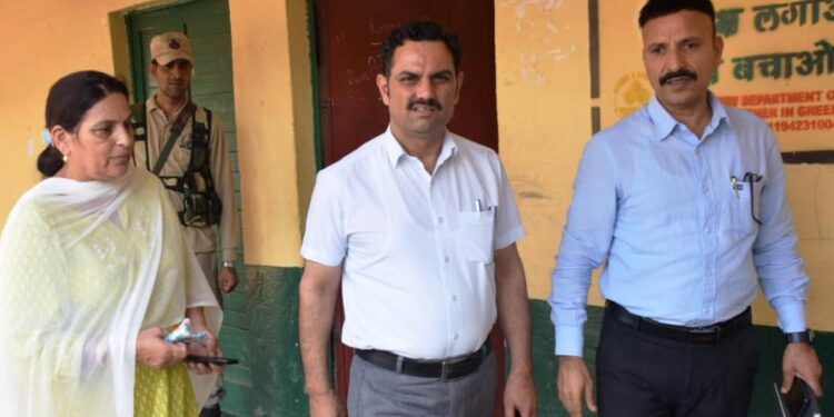 DC Rajouri inspects JKSSB examination centres