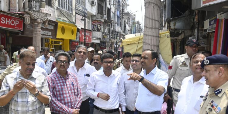 Div Com Jammu inspects progress of development works at Raghunath Bazaar