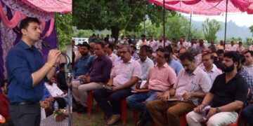 Weekly Block Diwas: DC Kathua listens to people’s grievances at Juthana; Resolves many issues on spot