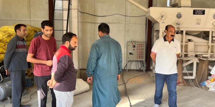 Dir Agriculture visits SM Farm Padgampora