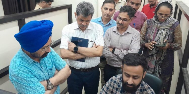 Transport Commissioner reviews status of services delivery mechanism at RTO Office Jammu