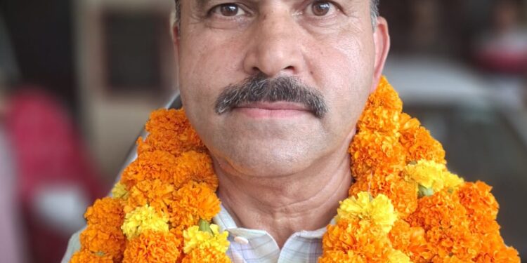 Horticulture Department accords warm send off to retiring Officer