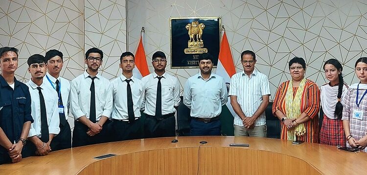 10 Students of Kishtwar return from ISRO Educational Tour; students share experience with DC Kishtwar during interactive Session