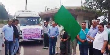CAO Udhampur flags off tour of 20 farmers to Bhaderwah for Lavender farming training under ATMA