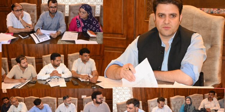 DC Kulgam reviews arrangements for launch of Sampoorna Abhiyan in Aspirational Block Manzgam.
