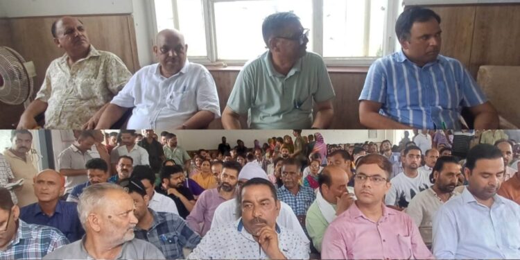 District Development Commissioner Reasi chairs weekly Block Diwas at Panthal