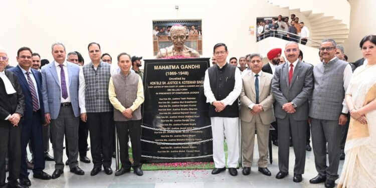 Chief Justice unveils Mahatma Gandhi bust inside High Court Complex