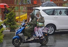 Thundershowers, heavy rains end prolonged Heat Wave in Kashmir