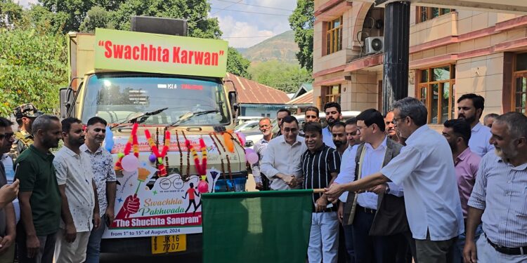 DC B’la flags-off ‘Swachhta Karwan’ under Swachhta Pakhwada campaign