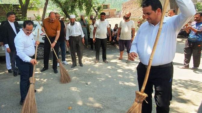 DLSA, MC Ramban holds Jashn-e-Safai Utsav under Swachhata Pakhwada – 2024