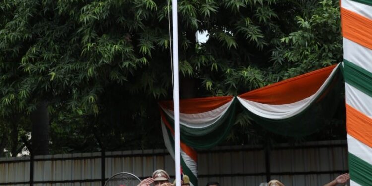 Dr Rashmi hoists National Flag at JK House New Delhi