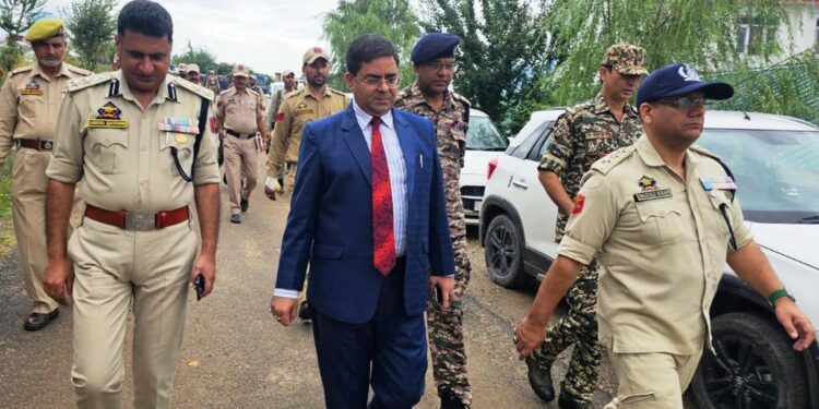 DM takes stock of logistics in Police Lines Kishtwar