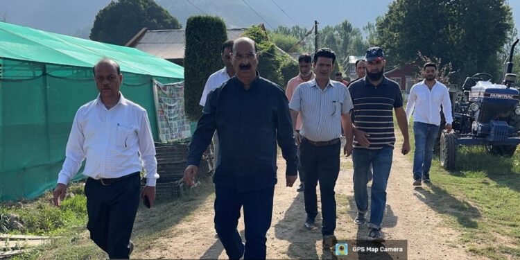 Director Agriculture visits Model Floriculture Farm Nunnar Ganderbal