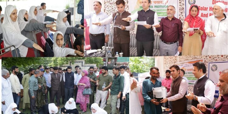 Swachhata Pakhwada: Div Com Kashmir, DC Srinagar participate in cleanliness drive in Harwan areas