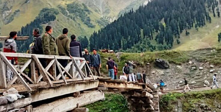 Assembly Elections- 2024 Forest Department Marwah division restores Sukhnai Bridge in record time of 2 days