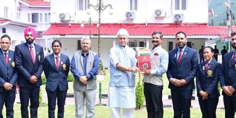 Lt Governor attends flag-in ceremony of JIM&WS Pahalgam’s Mountain Expedition